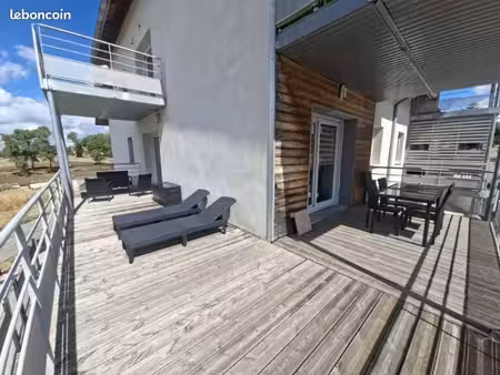 loue appartement t3 avec grande terrasse calme à la campagne dans une copropriété de 2 éta