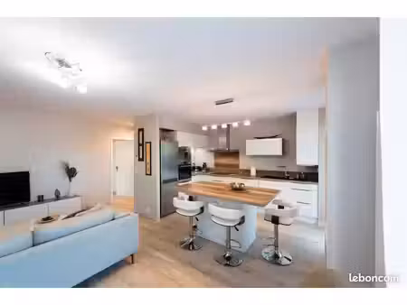 pau – appartement t3 meublé 70 m² avec terrasse de 16 m²  parking et ascenseur