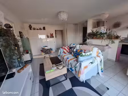 a louer à partir de fin octobre  t3 lumineux de 56m²