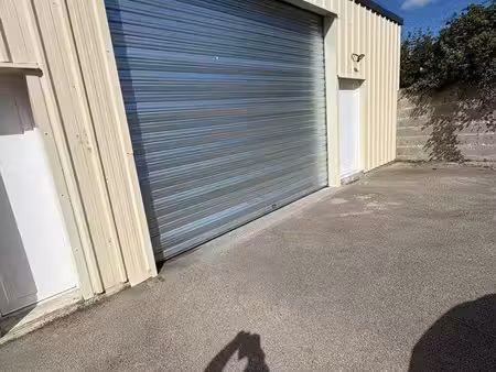 garage /hangar / local commercial