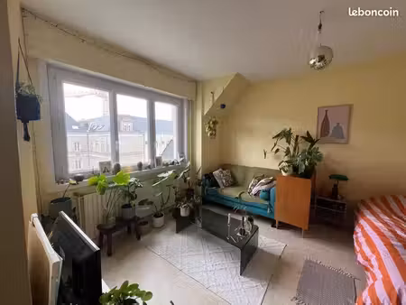 t1 bis meublé 35 m² – doutre / place bichon – parking privatif - 560