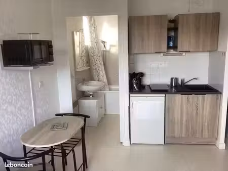studio à louer à moins de 5 minutes à pied de la fac de médecine