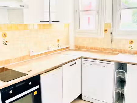 a louer- bel appartement t2 rénové-libre de suite