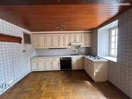 a louer belle maison de village