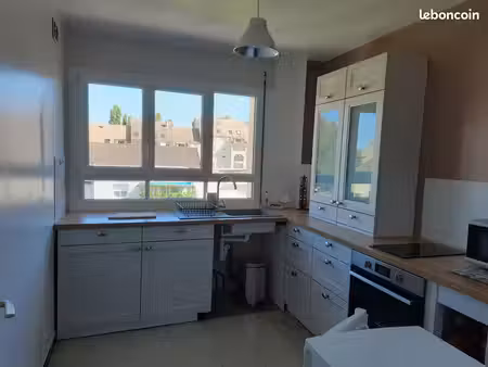t2 meublé de 48m² - quartier faubourg raines