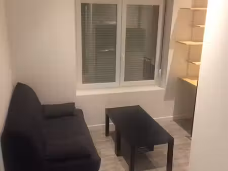 jolie petite studio meublé
