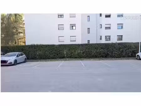 parking place privée extérieure à louer dans ferney voltaire proche aéroport et gare de ge