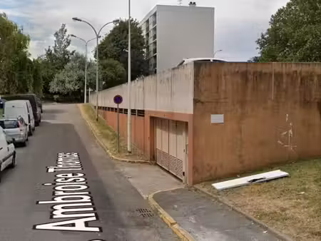 place de parking sécurisée à louer – 100 m de la gare rosny-sous-bois–perrier