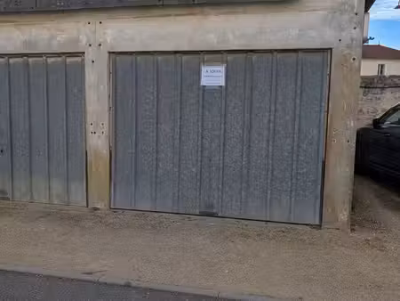 a louer garage st yzan de soudiac