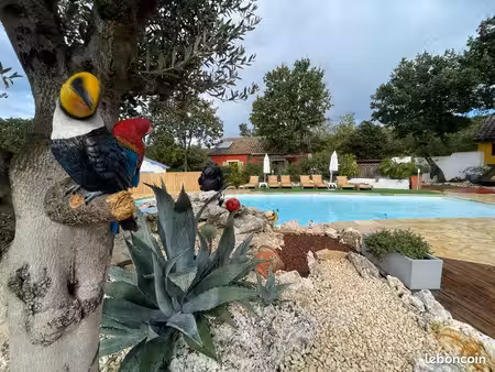 adorable pavillon pleine forêt