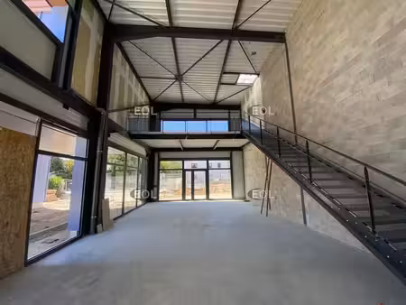 location local d’activités roquevaire 13360 239m²
