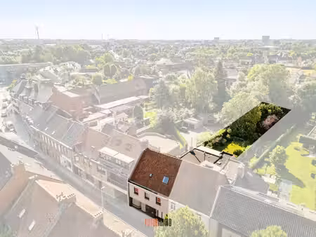 verrassend ruime woning met prachtige tuin
