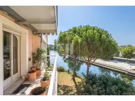 luxueux appartement en duplex avec vue panoramique sur la sorgue  à vendre dans le centre.