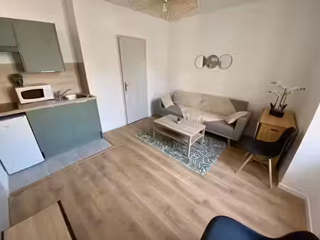 location meublée appartement 1 pièce 16.12 m² à cavaillon (84300)  365 €