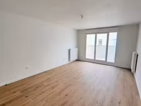 location appartement 4 pièces 85.1 m² à la courneuve (93120)  1 532 €