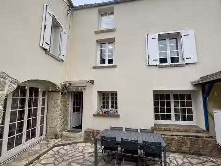 maison de ville à juziers (78820)