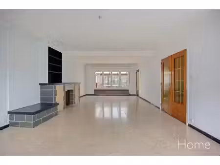 te koop - ruime 2-gevelwoning met praktijkruimte en uitzonderlijk potentieel in het hart v