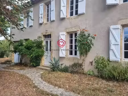 magnifique maison de maître avec grande grange près de mirande  gers.