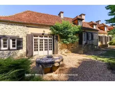 propriété de caractère en pierre avec piscine et grange  alliant charme de l'ancien et...