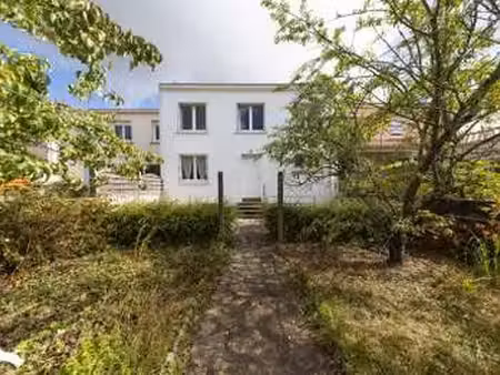 vente maison à la roche-sur-yon (85000) : à vendre / 92m² la roche-sur-yon