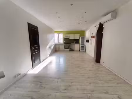 bouillargues : appartement t1 bis en rez-de-chaussée
