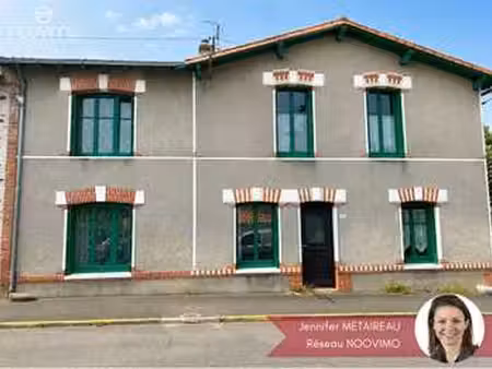 vente maison au pallet (44330) : à vendre / 160m² le pallet