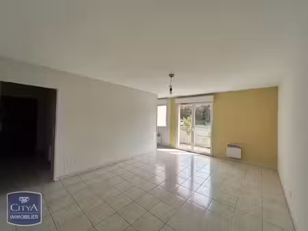 appartement à louer 2 pièces 56.46 m² - pouzauges (85) - 409€
