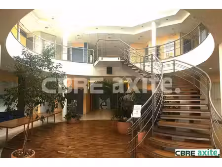 location local professionnel 79m² villefontaine 38090