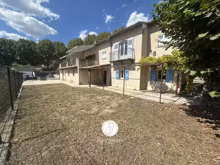 la gaude // village : rez-de-villa / 181 m²  / plein sud / jardin 300 m²  / à rénover / 2 