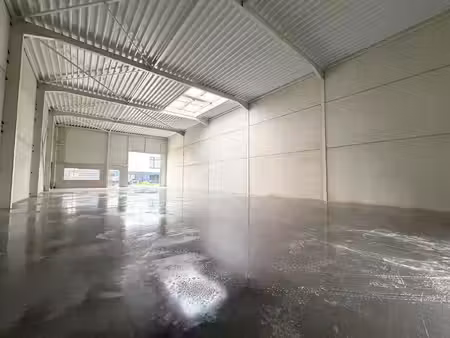 surface industrielle à vendre à bergensesteenweg 32 sint-pieters-leeuw (rbw78797)