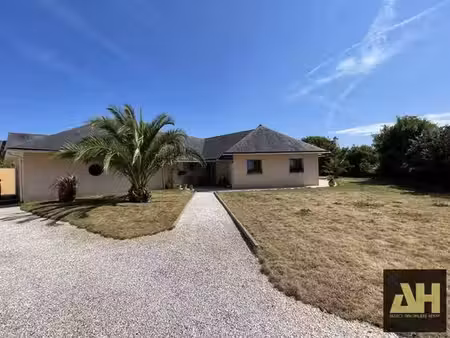 maison de prestige de 196 m2 en vente milizac  bretagne