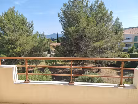 appartement le luc 2 pièce(s) 42 m2 terrasse et place de parking privative