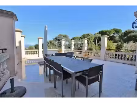 cap d’antibes  appartement 4 pièces dans une résidence belle époque avec piscine