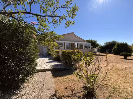 maison de plain-pied sur 709m2 de terrain