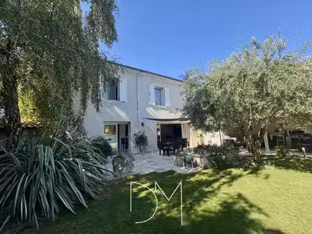 valence maison de caractère avec piscine à châteauvert