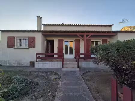 à seulement 15 minutes à vélo de la mer charmante maison de plain-pied avec jardin