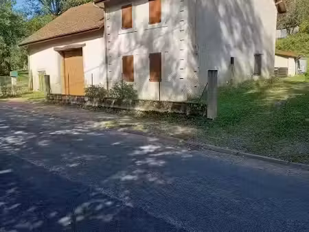 location maison 4 pièces 81 m² à arronnes (03250)  608 €