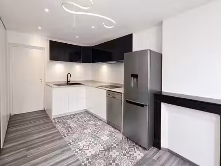 nantes saint-jacques. t2 dans une petite copropriété. 125 000 € fai