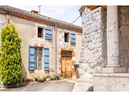 maison de village avec piscine et jardin