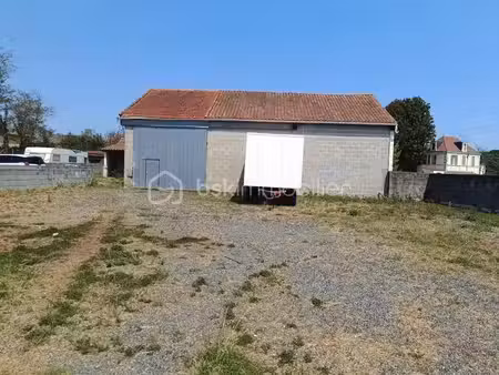 vente locaux professionnels 2 pièces 89 m² à montendre (17130)  82 000 €