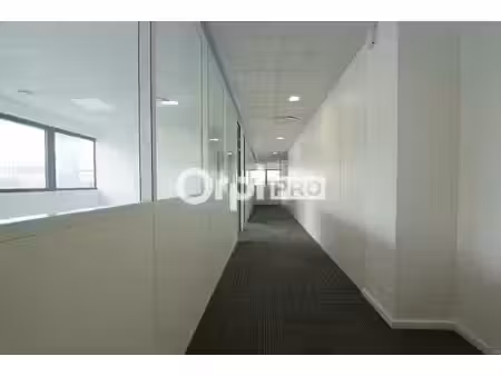 location bureaux 154m² à 3020m²