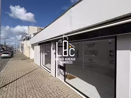 location local commercial 180m² reze 44400