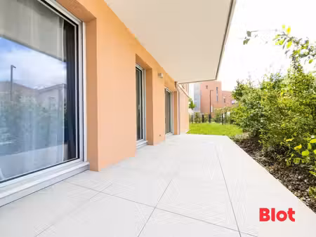 à vendre - superbe t4 contemporain de 77m² en rdc avec terrasse et jardin - noyal-sur-vila