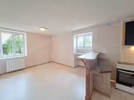 la tronche proche hopital  145 grand rue  2p+c 32m2