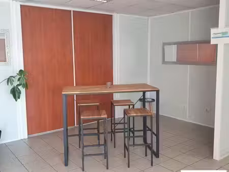 location commerce saint egreve 38120 199m²