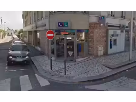 location commerce 225m²