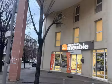 location commerce aubagne 13400 1365m²