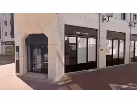 location commerce 96m²