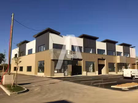 vente local d’activités 457m² à 1385m²