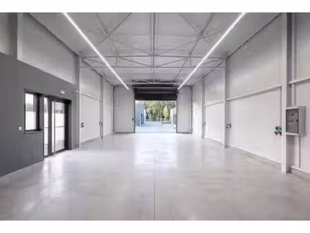 vente local d’activités saint thibault des vignes 77400 200m²